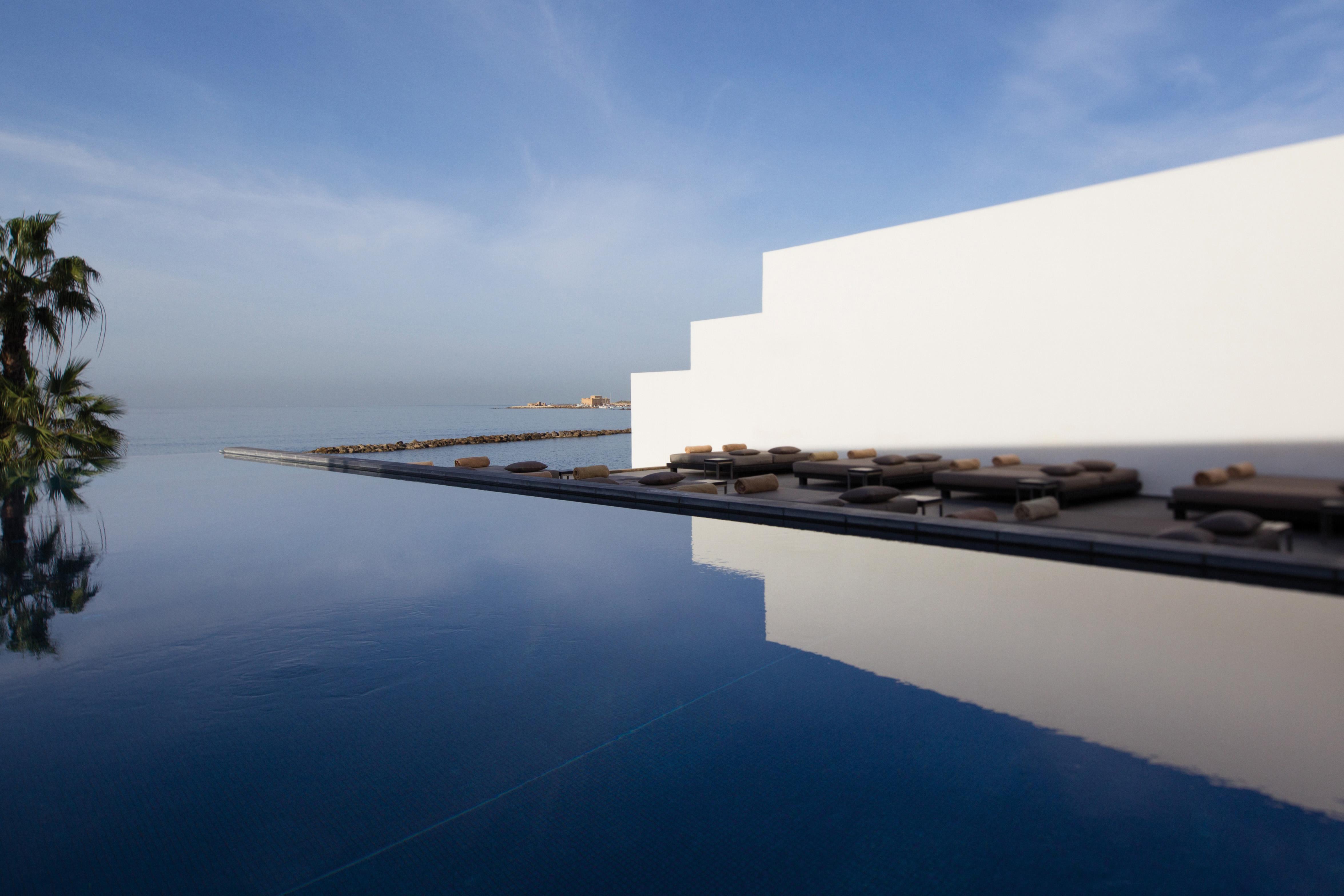 Hotel Almyra Paphos Exteriér fotografie Casa-Museu Salvador Dalí