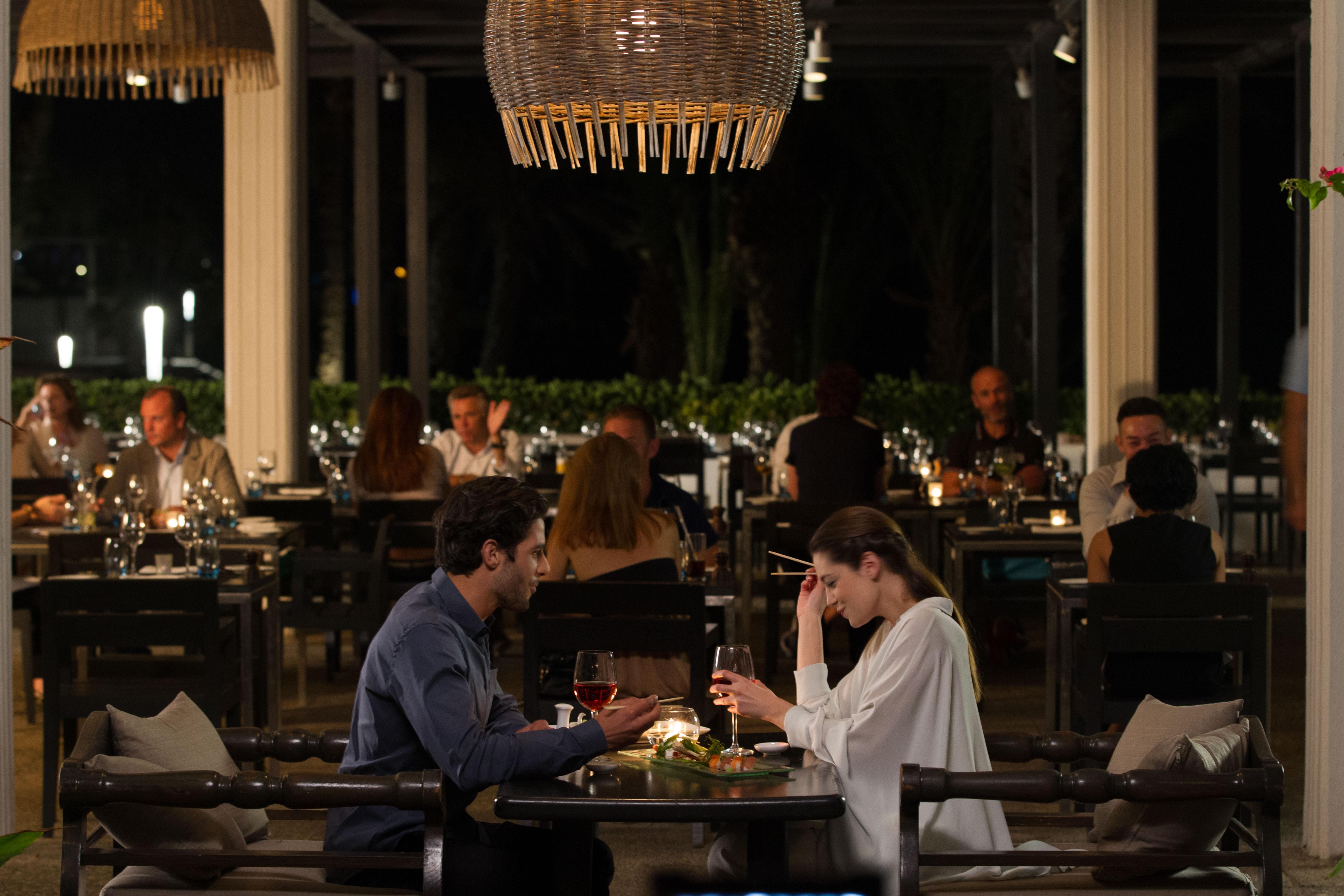 Hotel Almyra Paphos Exteriér fotografie The restaurant at the Four Seasons Hotel