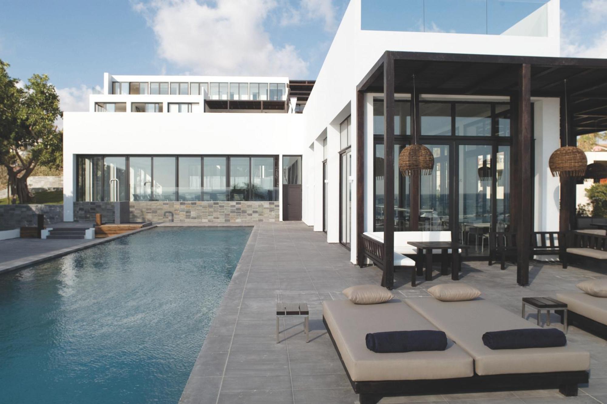 Hotel Almyra Paphos Exteriér fotografie The hotel's pool